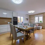 Appartamento 2 Bedroom Stunning In
