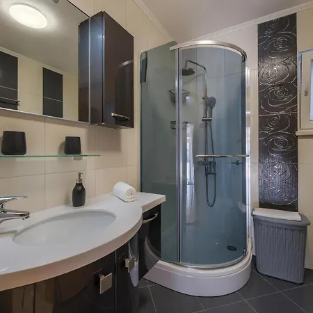 Апартаменты 2 Bedroom Stunning In