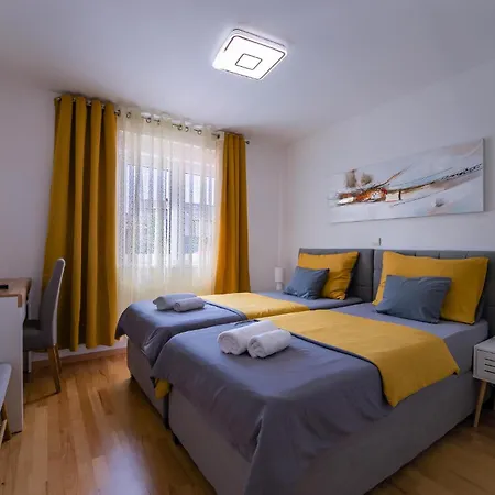 2 Bedroom Stunning In Фажана