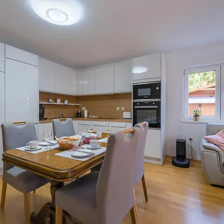 2 Bedroom Stunning In