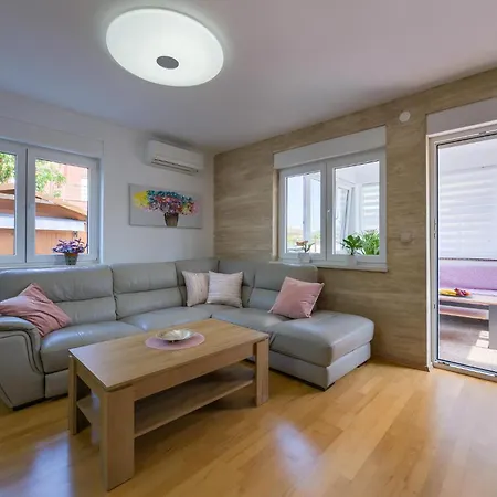 2 Bedroom Stunning In