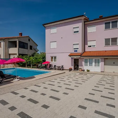 Cozy In With Wifi Appartement Fažana